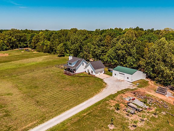 4th image of 237 Lear Rd