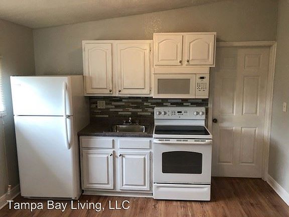 2nd image of 107 E Gladys St #C