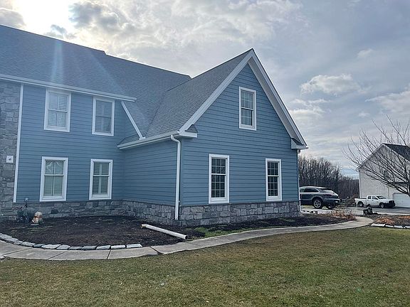3rd image of 3 Summerhill Dr