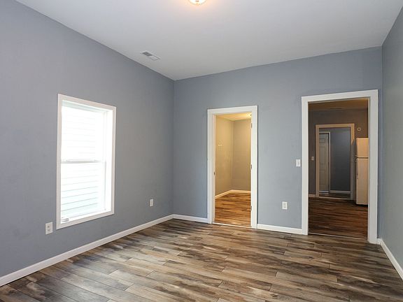 4th image of 323 S Main St