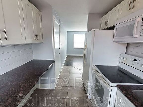 3rd image of 3636 Seabrook Ave Unit C