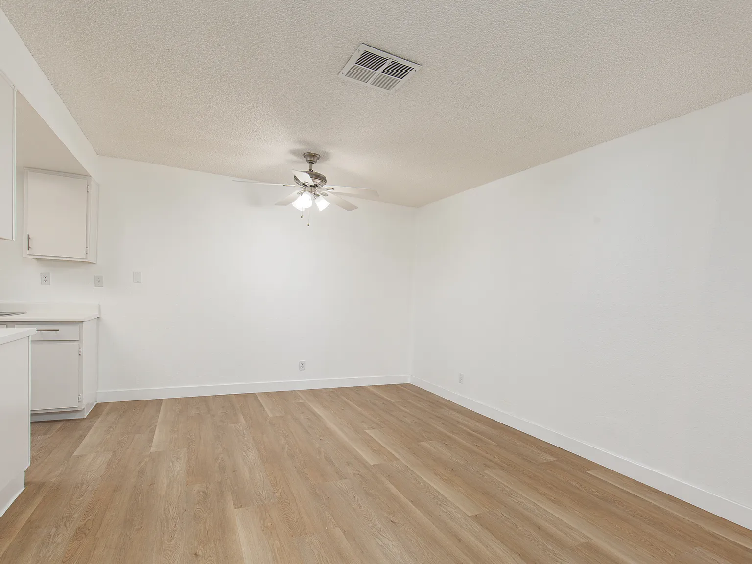 1 bed, 599 sqft, $1,050 — Photo 4