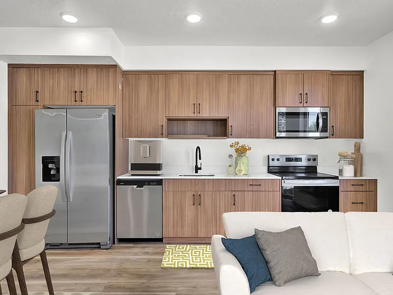 Veazey Park Apartments — Photo 15