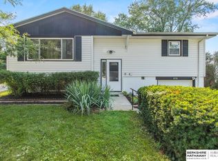 6516 N 77th St, Omaha, NE 68122