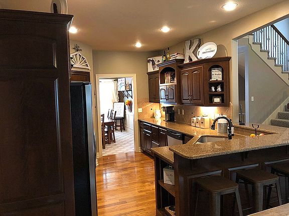 5th image of 9037 N Saint Clair Ave