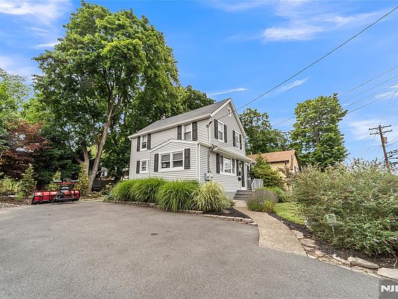 2nd image of 189 Livingston St