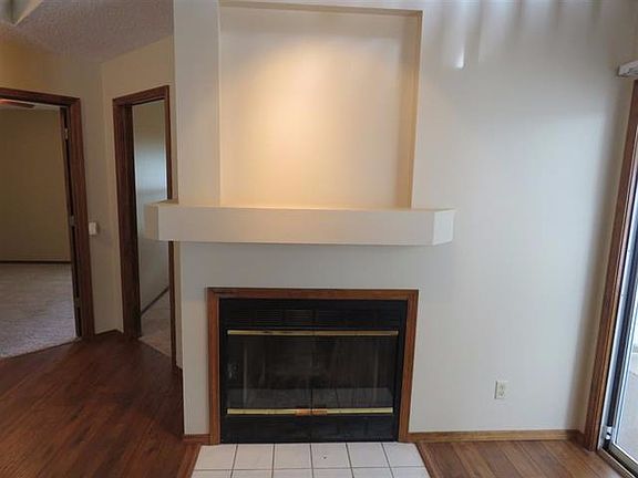 3rd image of 1726 Greencastle Dr