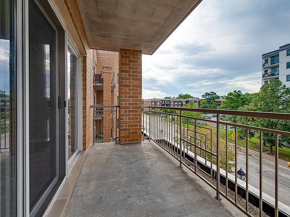 5th image of 1 S Lincoln Ave APT 305