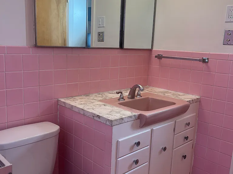 Upstairs bathroom