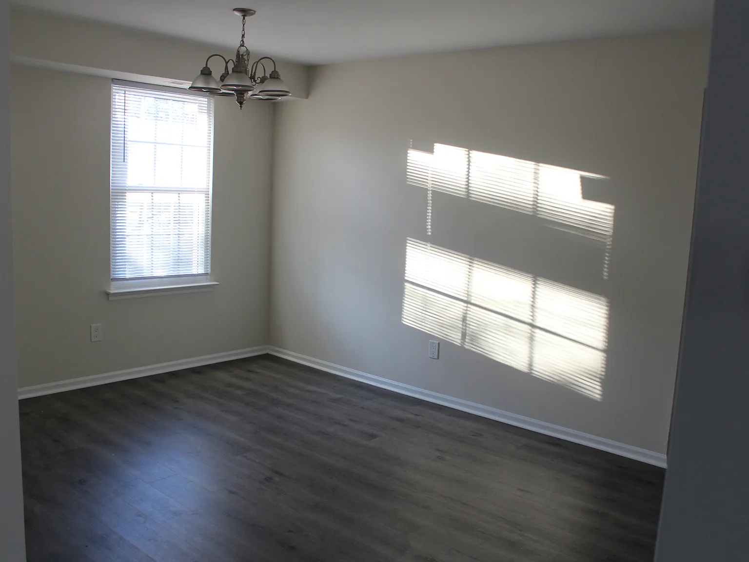 2 bed, 1250 sqft, $2,200 — Photo 4