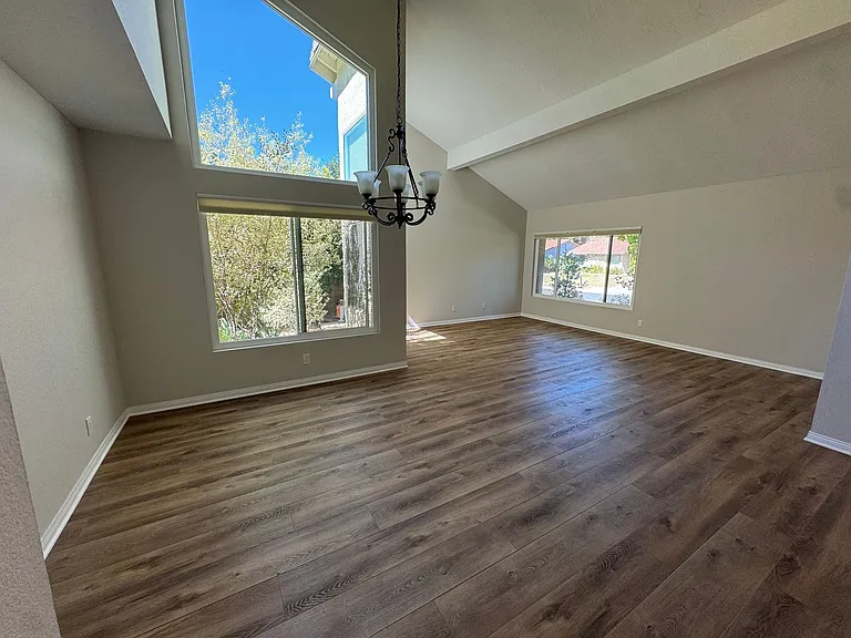 99 Castillian Ave — Photo 3