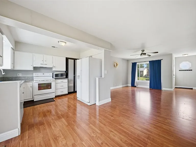 2612 Ribier Way — Photo 8