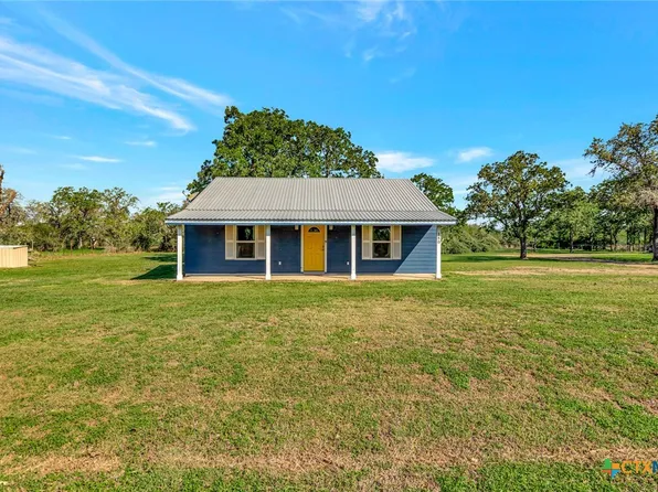 180 Colake Dr, Victoria, TX 77905