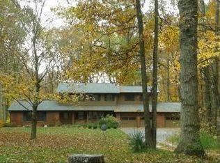 8123 N Fox Hollow Rd, Bloomington, IN 47408