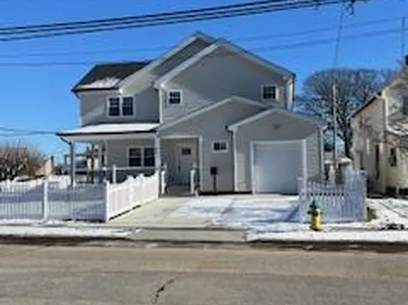 403 S Bayview Avenue, Freeport, NY 11520