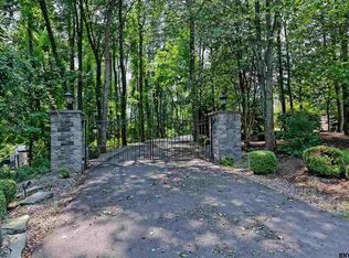 15 Shaker Bay Rd, Latham, NY 12110