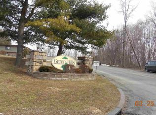 3 Millholland Dr, Fishkill, NY 12524