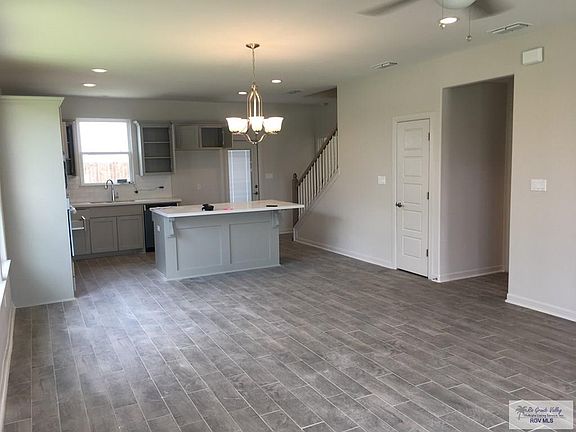 2nd image of 2028 Grove Ln
