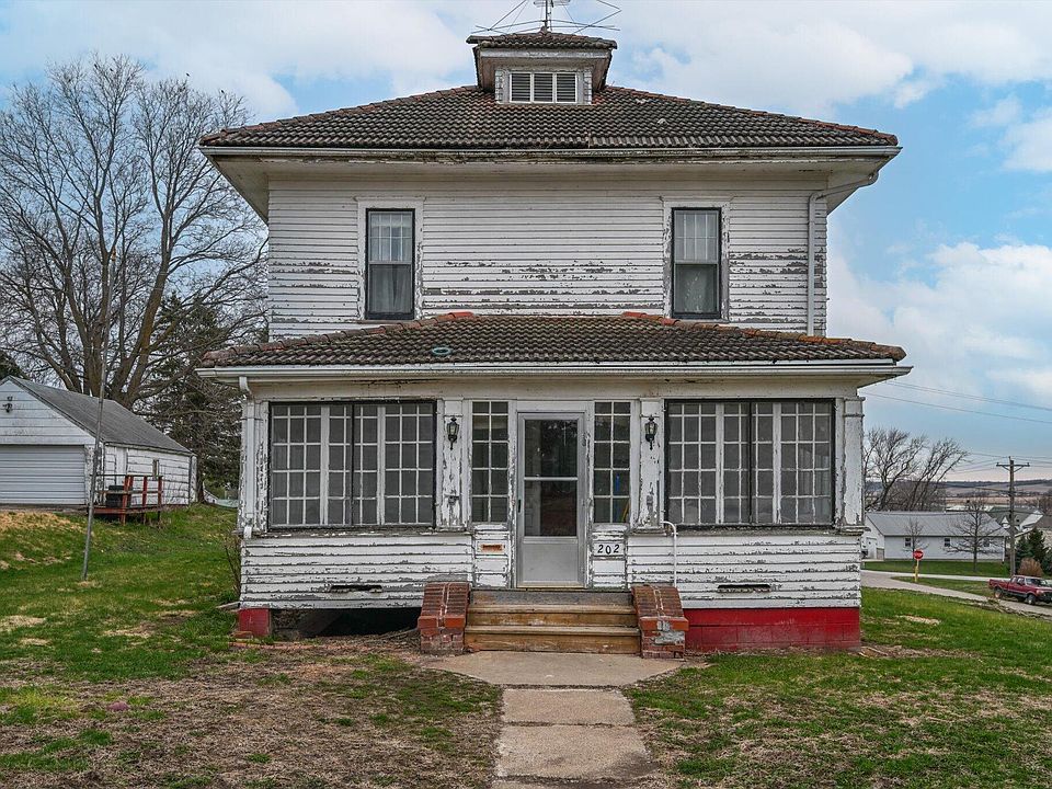 1st image of 202 Y St