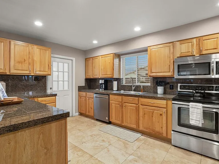 6419 E Cambridge Ave — Photo 8