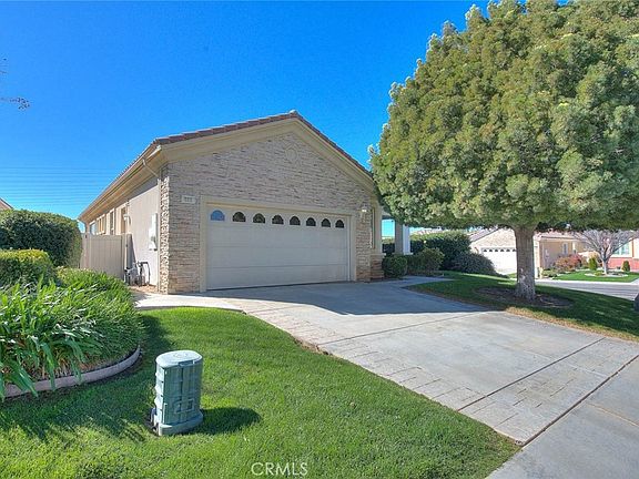 3rd image of 883 Eastlake Rd