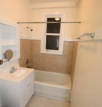 5th image of 938 Geary St APT 201