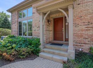 1040 Mackenzie Pl, Wheaton, IL 60187