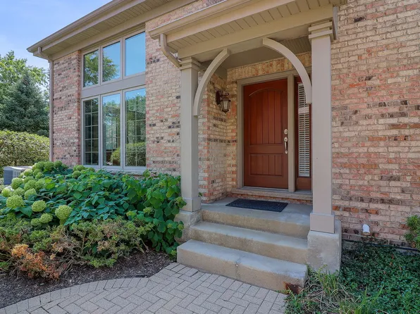 1040 Mackenzie Pl, Wheaton, IL 60187