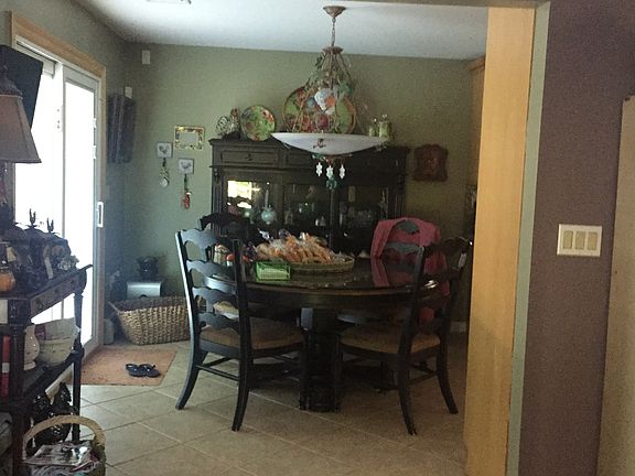 3rd image of 80 Bedell St