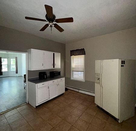 3rd image of 1084 Sanford Ave #A