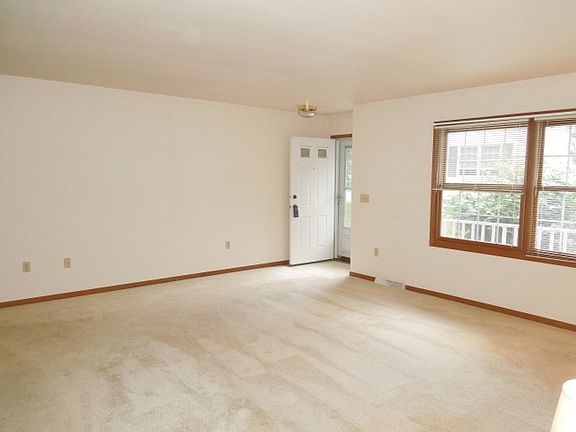 4th image of 566 Evans Dr APT D