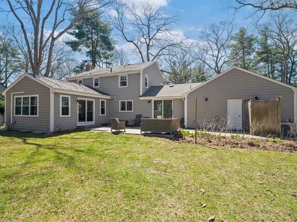 11 Knapton St, Barrington, RI 02806