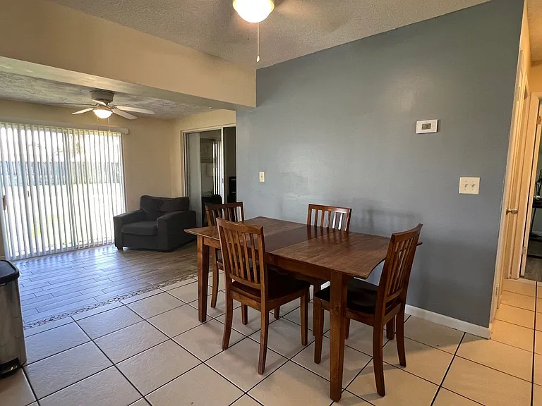 432 SW Curry St — Photo 3