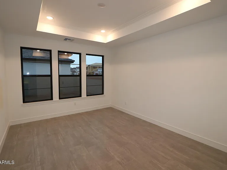 1063 E Zion Way — Photo 14