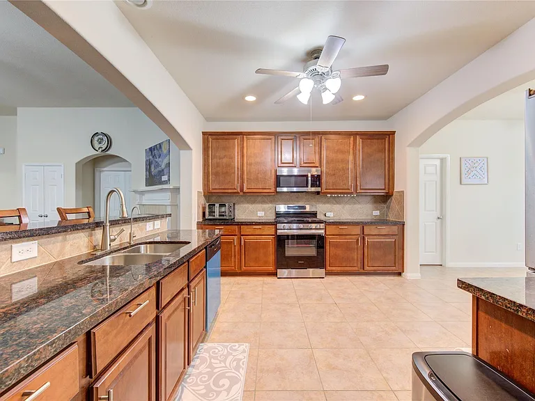 3306 Windsor Ranch Ln — Photo 7