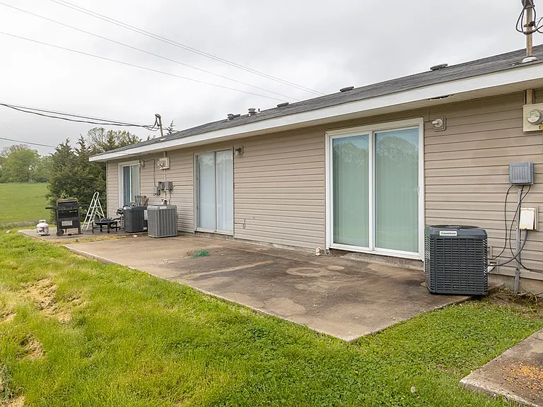 708 W Cunningham Dr #3 — Photo 11