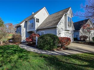 2975 Waterford Dr, Twinsburg, OH
