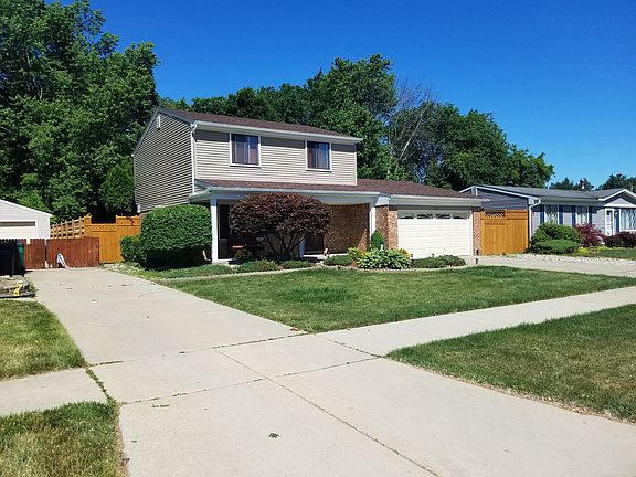 2nd image of 49213 Michelle Ann Dr