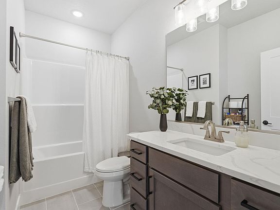 5th image of 573 Lazio Way