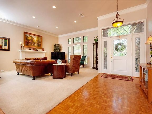 3rd image of 7406 Hiddencreek Dr