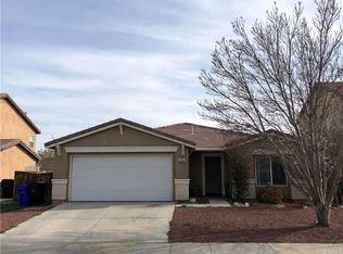 14791 Coachman Rd, Victorville, CA 92394