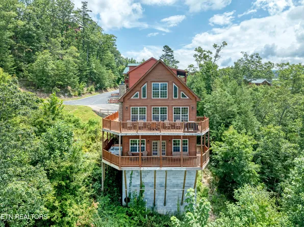 2219 Smoky Overlook Way, Sevierville, TN 37862