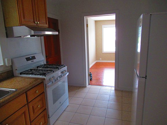 4th image of 562 36th Ave #A