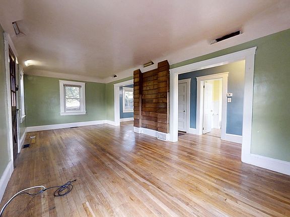 2nd image of 764 Lexington St