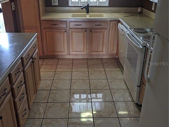 5th image of 3430 Lake Bayshore Dr #P408