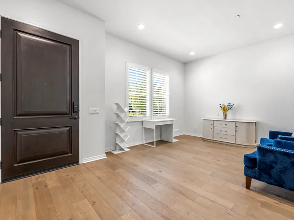 125 Cutlass, Irvine, CA 92620