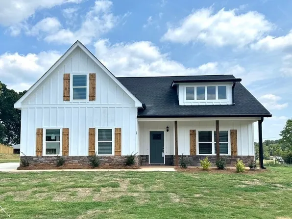 241 Webb Meadows Dr, Jefferson, GA 30549