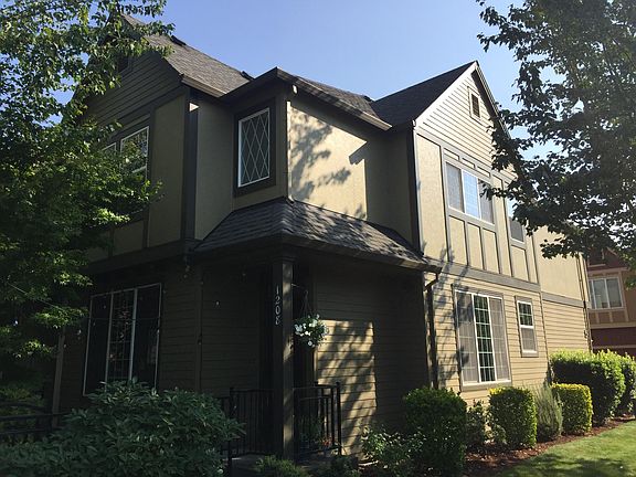 All yard maintenance is taken care of for you!