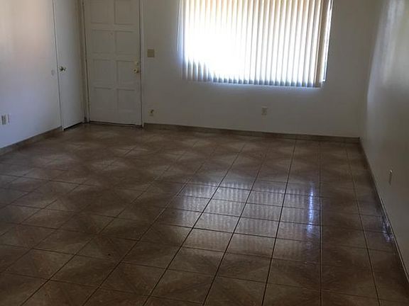 4th image of 663 E Malone St #661