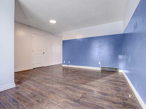 5th image of 3131 E Dover Cres SE